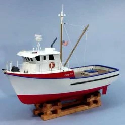 DUM1231 DUMAS The Jolly Jay Trawler