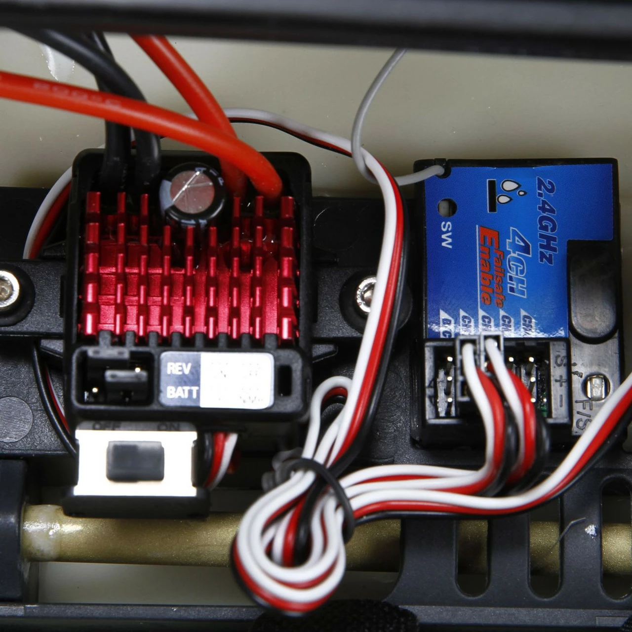 PRO BOAT PRB08015 ProBoat Stealthwake RTR 23-inch Brushed Deep-V - Image 6